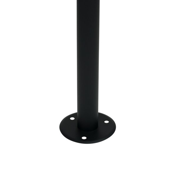 DL25 Noir bornes De Dyberg Larsen - La lampe est en acier inoxydable noir, mesure 90 cm de haut et possède un abat-jour d'un diamètre de 25 cm.