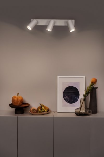 Octagon 3 Blanc spot De Osram - Den n&auml;tta formen i kombination med de r&ouml;rliga spotlightsen g&ouml;r den m&aring;ngsidig och passar in i alla hem och stilar.