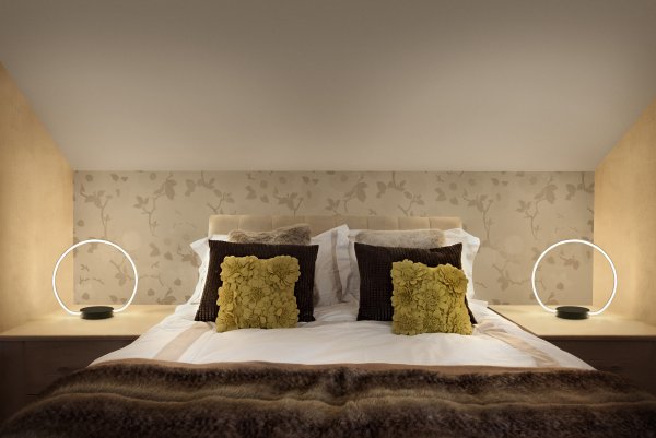 Aura 35cm Noir lampe de table De Ledvance - Lampan &auml;r 3 stegs dimbar med touch-str&ouml;mbrytaren p&aring; lampfoten s&aring; du kan justera ljusstyrkan efter behov.