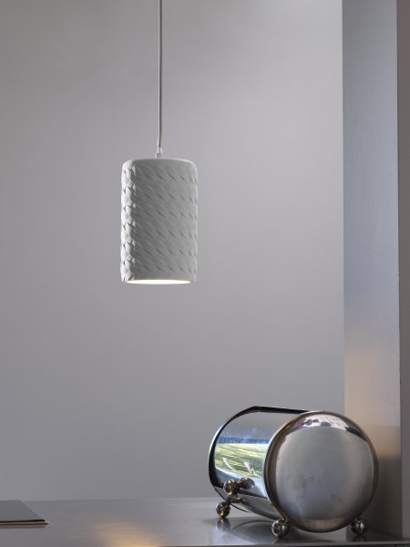 Plaster Tube Ø14 Blanc suspension De Ledvance - Il est recommandé d'en placer plusieurs en rangée au-dessus du comptoir de la cuisine ou de la table à manger.