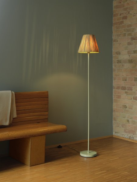 Raffia Nature lampadaire De Ledvance - Livré avec un câble de 1,8 m, un interrupteur d'alimentation et une prise.