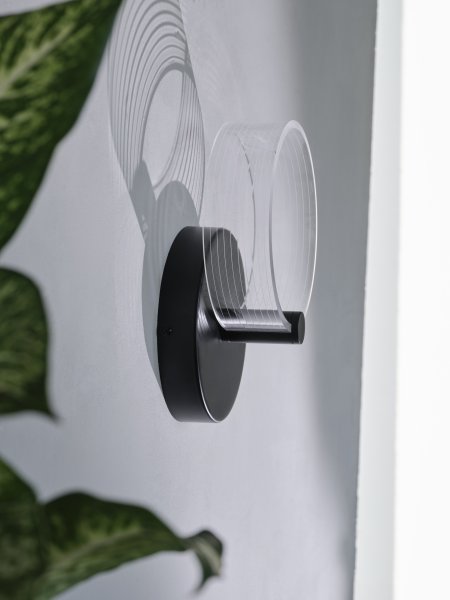 Circle PL 23cm Noir applique murale De Osram - Dans la premi&egrave;re &eacute;tape, la lampe brille dans une lumi&egrave;re blanche chaude de 3000K, dans la deuxi&egrave;me &eacute;tape dans une lumi&egrave;re blanche froide de 4200K et dans la troisi&egrave;me &eacute;tape dans 6500K (lumi&egrave;re du jour).