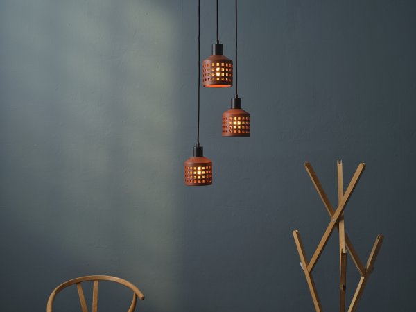 Clay Windows Ø32 Brun suspension De Ledvance - Clay Windows har en rustik design med sina sk&auml;rmar gjord av lera i en r&ouml;dbrun f&auml;rg.