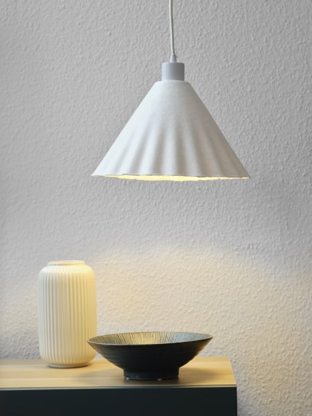 Pulp Ø30 Blanc suspension De Ledvance - Il est recommand&eacute; d'en placer plusieurs en rang&eacute;e au-dessus de la table &agrave; manger ou dans la cuisine.