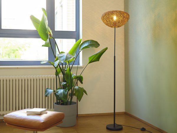 Paper Drop Nature lampadaire De Ledvance - Paper Drop &auml;r en vacker golvlampa med bohemisk design.