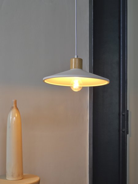 Plaster Wood Ø32 Blanc suspension De Ledvance - L'abat-jour décoratif en plâtre assure une belle répartition de la lumière dans la pièce.