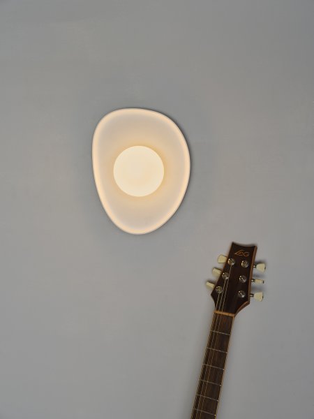 Plaster Nest 26cm Blanc applique murale De Ledvance - Glaskupan i opal som omfamnar ljusk&auml;llan skapar ett fint och bl&auml;ndfritt ljus i rummet.