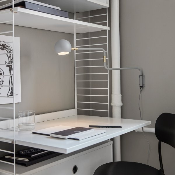 Yes! 62cm Gris applique murale De CO Bankeryd - Le soir, il fournit de la lumi&egrave;re pour lire et pendant la journ&eacute;e, il donne &agrave; la table de chevet un caract&egrave;re int&eacute;ressant et scandinave.