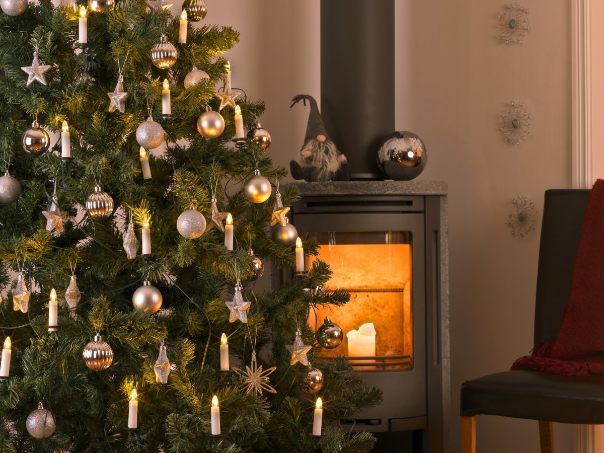 Guirlande lumineuse pour sapin de Noël blanc chaud 25LED 12m Blanc De Konstsmide - Les ampoules sont espac&eacute;es de 50 cm et un c&acirc;ble de connexion de 160 cm est fourni.