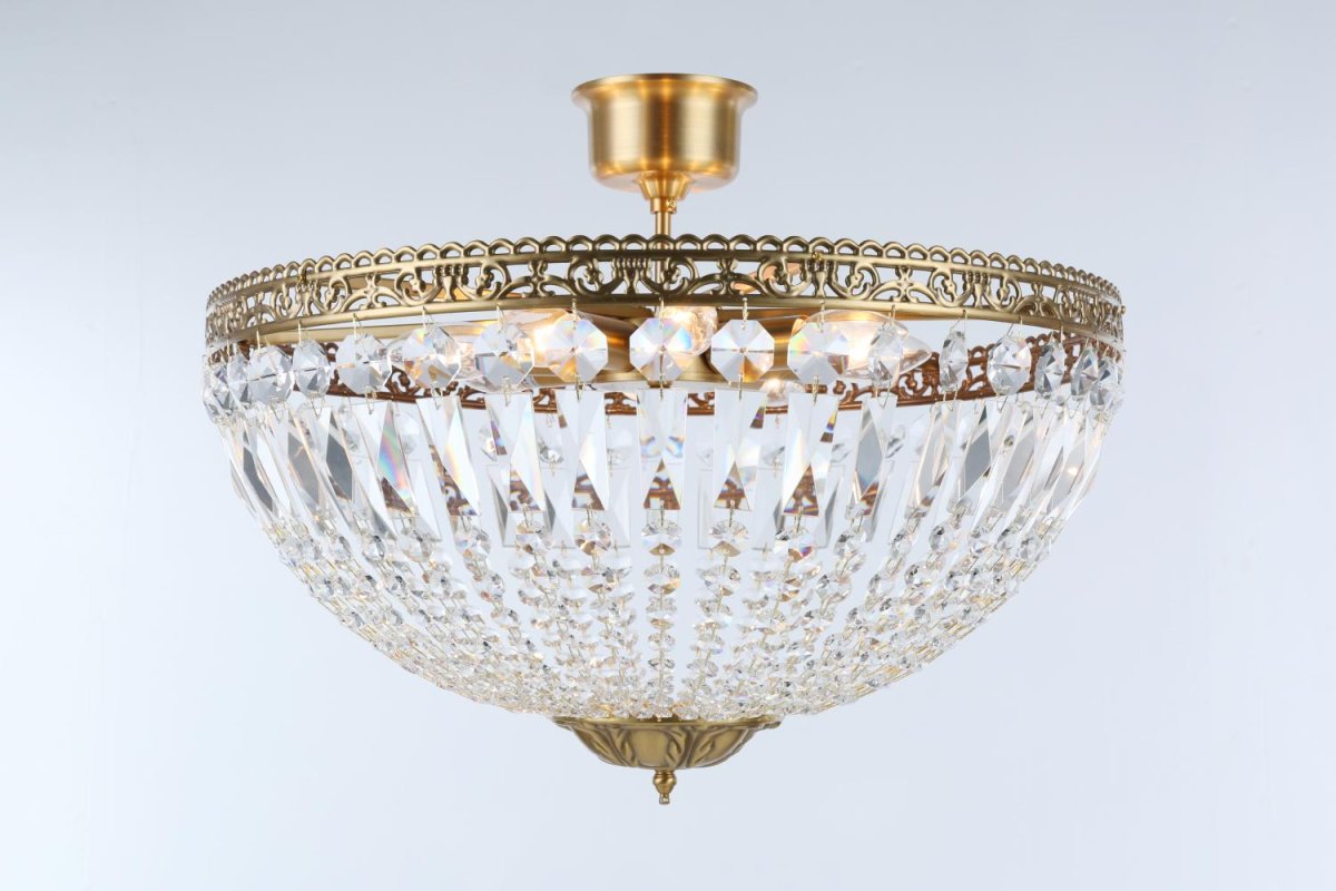 Classic Ø55 cristal De Norrsken Design - Les cristaux scintillants reflètent la lumière de manière enchanteresse et créent une belle brillance dans la pièce.
