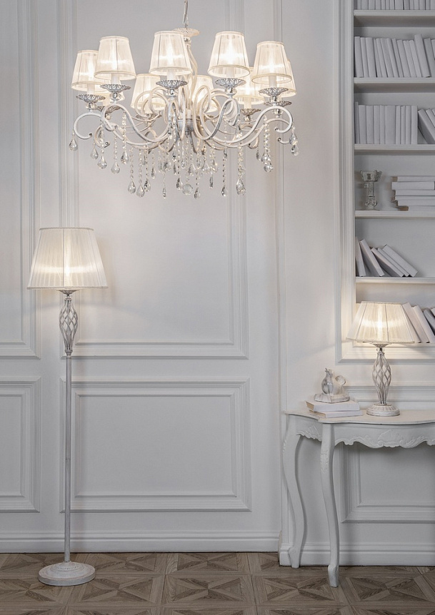Grace Ø85 Blanc suspension De Maytoni - Les &eacute;l&eacute;gants abat-jour textiles, associ&eacute;s &agrave; des prismes scintillants, offrent une lumi&egrave;re douce et agr&eacute;able et une atmosph&egrave;re romantique.