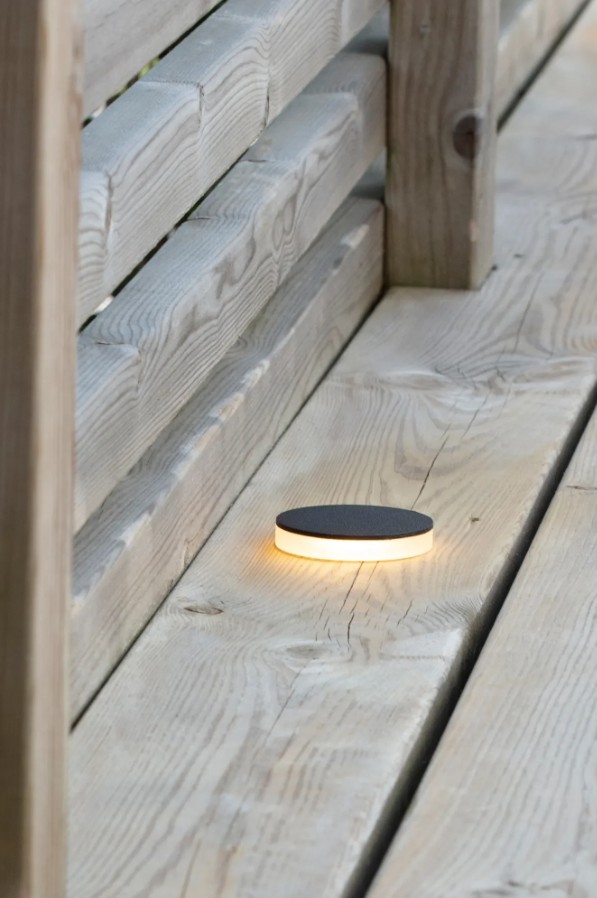 Spot Encastré Pour Terrasse 3W Noir Garden 24 De Markslöjd - Garden 24 a un indice de protection IP44 et convient &agrave; l'&eacute;clairage de jardin et d'ext&eacute;rieur que vous pouvez facilement installer.