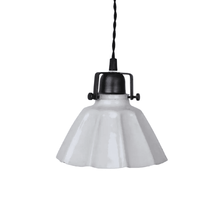 Margareta Ø18 Blanc lampe de fenêtre De Strömshaga - La lampe n'a pas de connexion au mur ou au plafond, vous pouvez donc d&eacute;cider &agrave; quoi vous souhaitez la connecter.