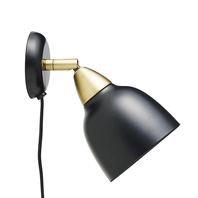 Urban Short Noir lampe de lecture De Superliving - L'abat-jour peut être tourné à 345° pour une flexibilité maximale et une lumière parfaite là où vous en avez besoin.