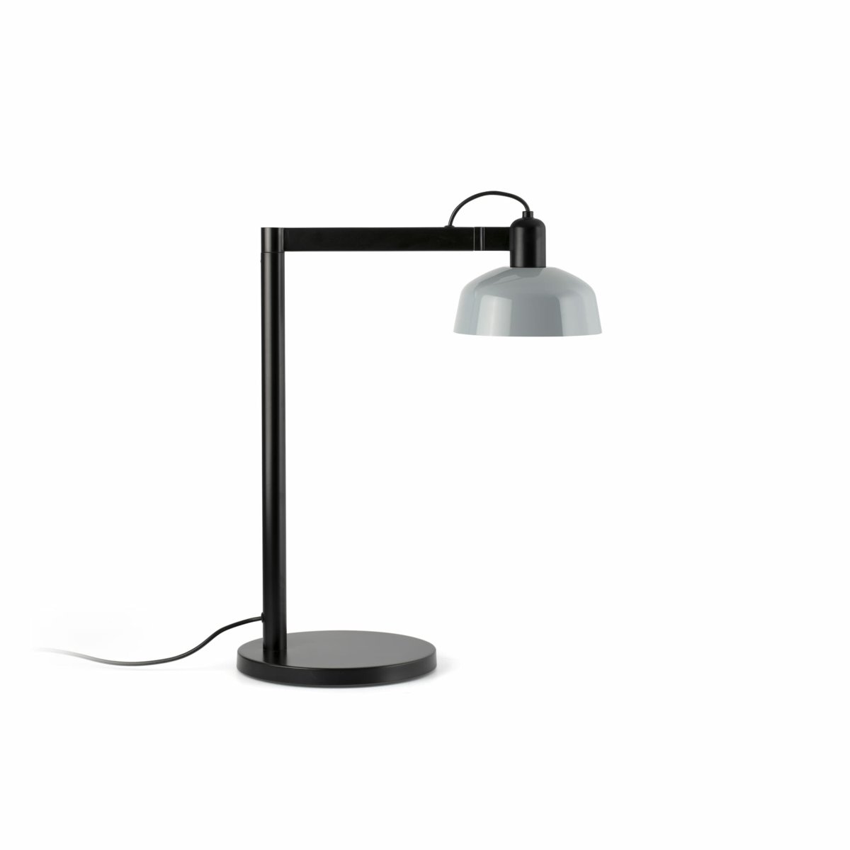 Tatawin 58cm Bleu grisâtre lampe de bureau De Faro Barcelona - Tatawin est une lampe de table &agrave; la structure noire et &agrave; l'abat-jour en m&eacute;tal gris qui diffuse une lumi&egrave;re directionnelle et focalis&eacute;e.