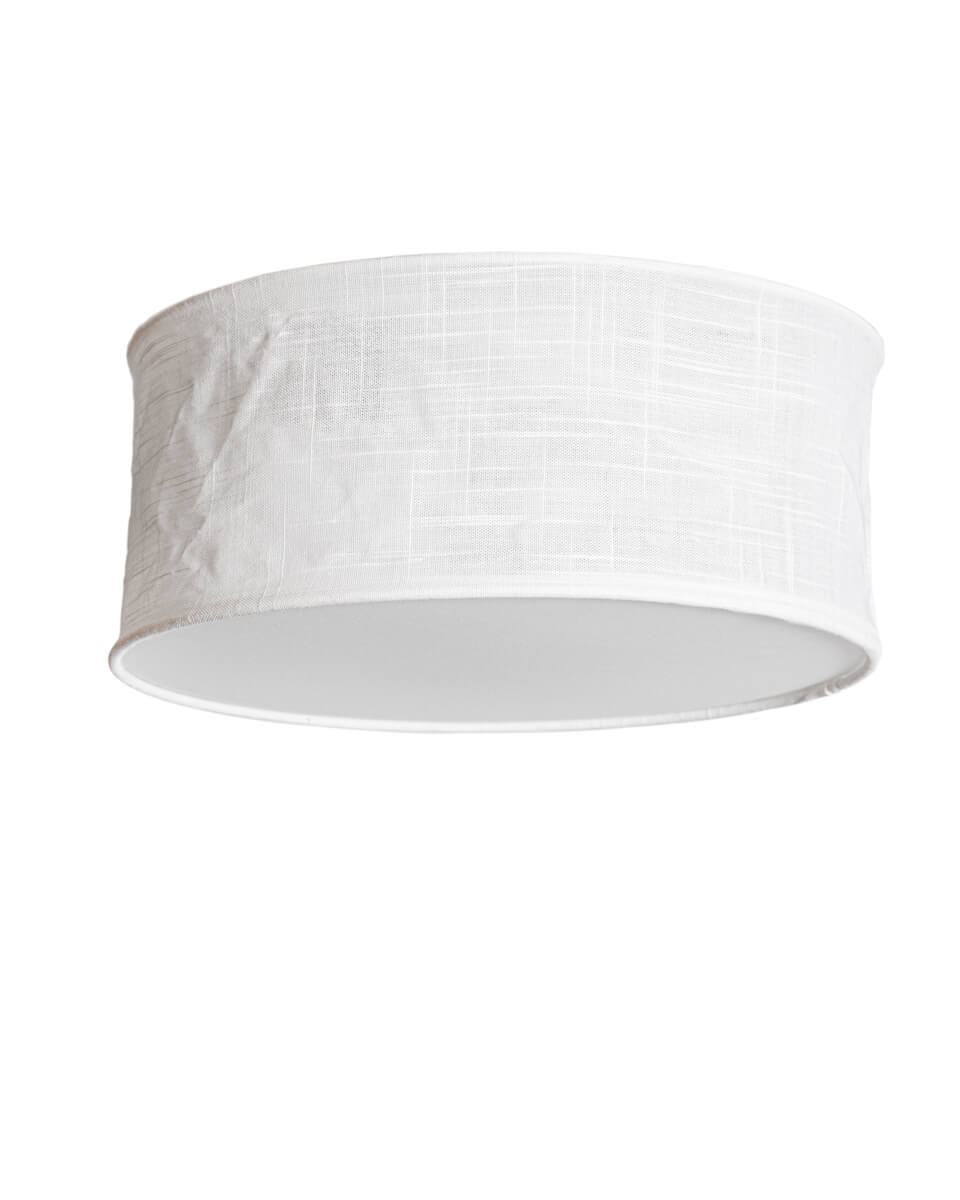 Vita Ø40 Blanc plafonnier De By Rydéns - Avec un diamètre de 40 cm et une hauteur de 19,5 cm, le Vita Plafond a une présence impressionnante dans la pièce.