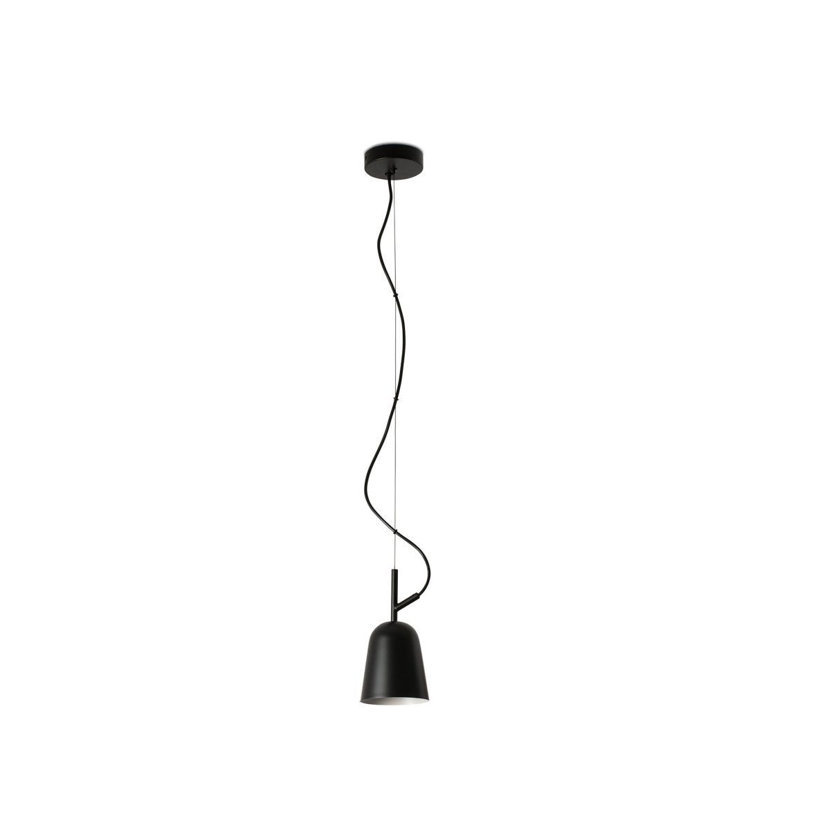 Studio Ø10 Noir suspension De Faro Barcelona - Son abat-jour noir et son format compact en font un luminaire id&eacute;al pour les cuisines, les espaces de travail ou les environnements cr&eacute;atifs.