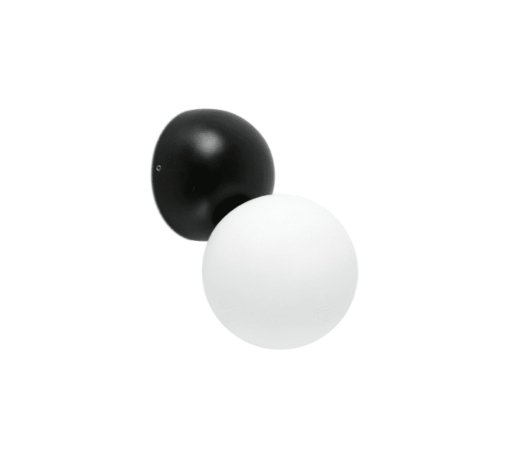 Joy 15cm Noir applique murale De Faro Barcelona - Le diffuseur est en verre d&eacute;poli et diffuse la lumi&egrave;re avec beaucoup d'&eacute;l&eacute;gance et de style.