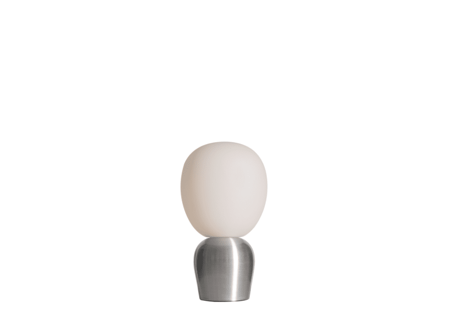 Buddy 34cm aluminium poli lampe de table De Belid - Gr&acirc;ce &agrave; sa lumi&egrave;re douce et son design raffin&eacute;, Buddy s'int&egrave;gre harmonieusement dans tous les int&eacute;rieurs &ndash; une lampe qui apportera lumi&egrave;re et caract&egrave;re pour des g&eacute;n&eacute;rations.