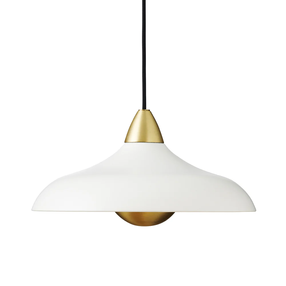 Urban Wide Ø36 Blanc suspension De Superliving - Embellissez votre maison avec la suspension moderne Urban Wide, une combinaison élégante de finition blanche mate et de détails élégants en laiton.
