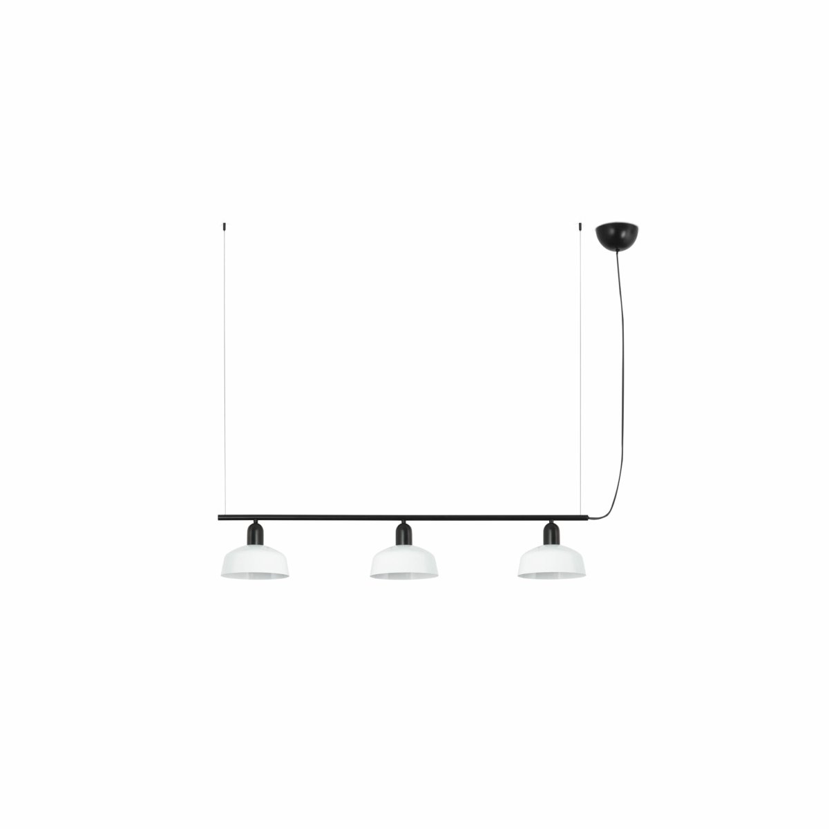 Tatawin 100cm Blanc suspension De Faro Barcelona - Tatawin est un plafonnier &agrave; la structure noire et &agrave; l'abat-jour en m&eacute;tal blanc qui diffuse une lumi&egrave;re concentr&eacute;e et &eacute;l&eacute;gante.