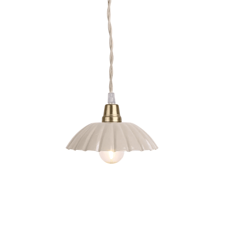 Ingrid Petit Ø16 Beige lampe de fenêtre De Strömshaga - Pas de disjoncteur sur le câble ni de connecteur couronne, choisissez si vous souhaitez connecter un contact à un mur ou à un plafond.