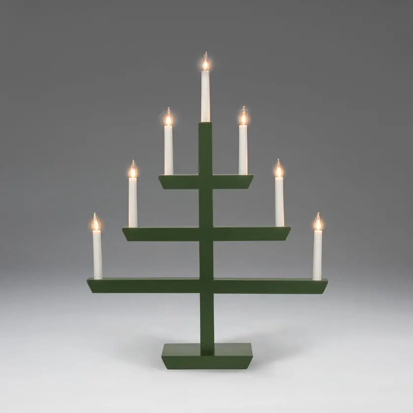 Wooden Candelabra 7 Lights Vert foncé De Konstsmide - La combinaison de la sensation classique du bois et de la forme moderne en fait un ajout &eacute;l&eacute;gant &agrave; n'importe quelle maison.