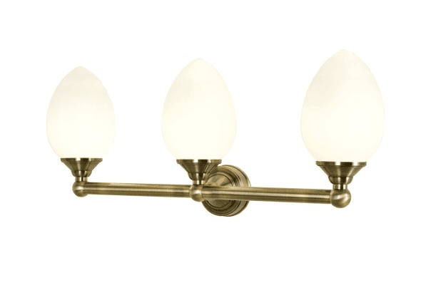 Luigi 55cm Antique lampe de salle de bain De Aneta Lighting - Luigi est une élégante applique murale en laiton antique avec trois magnifiques abat-jour blancs opales qui émettent une lumière blanche chaude douce et invitante.