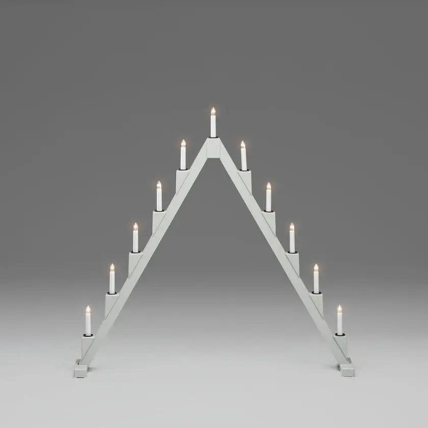 Candelabra 11 Lights Gris De Konstsmide - Le design moderne cr&eacute;e une atmosph&egrave;re &eacute;l&eacute;gante et les ampoules &eacute;mettent une lumi&egrave;re chaleureuse et invitante.