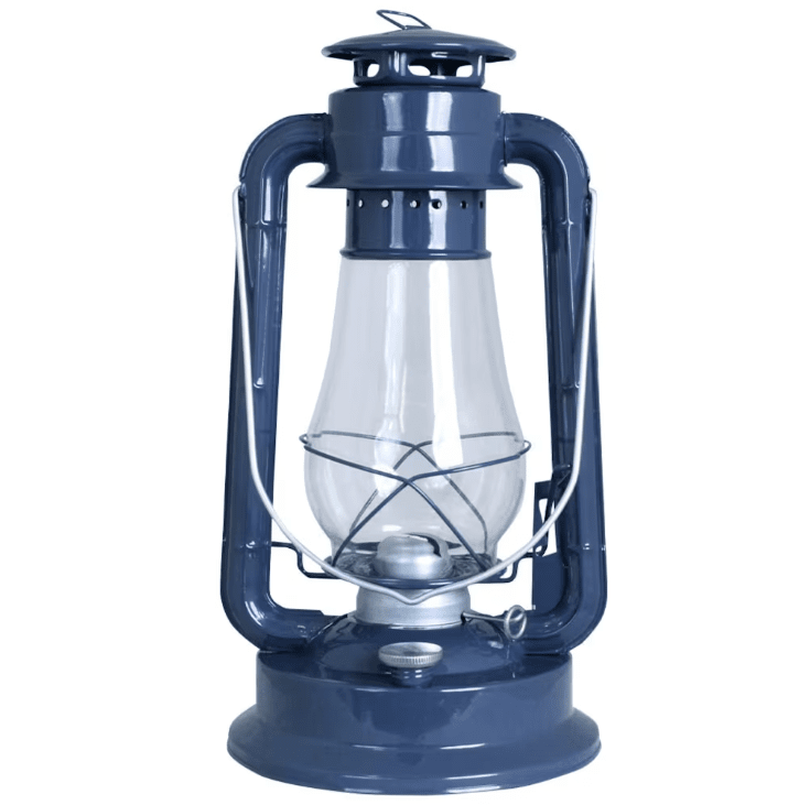 Storm Lantern big Bleu De Strömshaga - Une lanterne au design classique qui s'int&egrave;gre parfaitement dans le hangar &agrave; bateaux, dans la cabine ou sur la plage et assure un confort maximal.