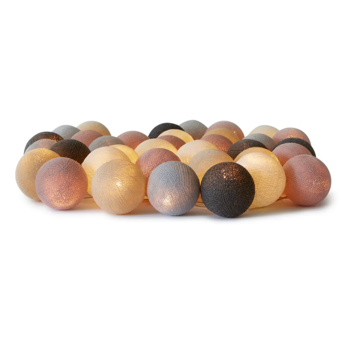 Irislights Blush 35-lights Multicolore De Irislights - Compos&eacute;e de boules de coton et de polyester fabriqu&eacute;es &agrave; la main, cette guirlande lumineuse est dot&eacute;e d'un c&acirc;ble en plastique assorti.