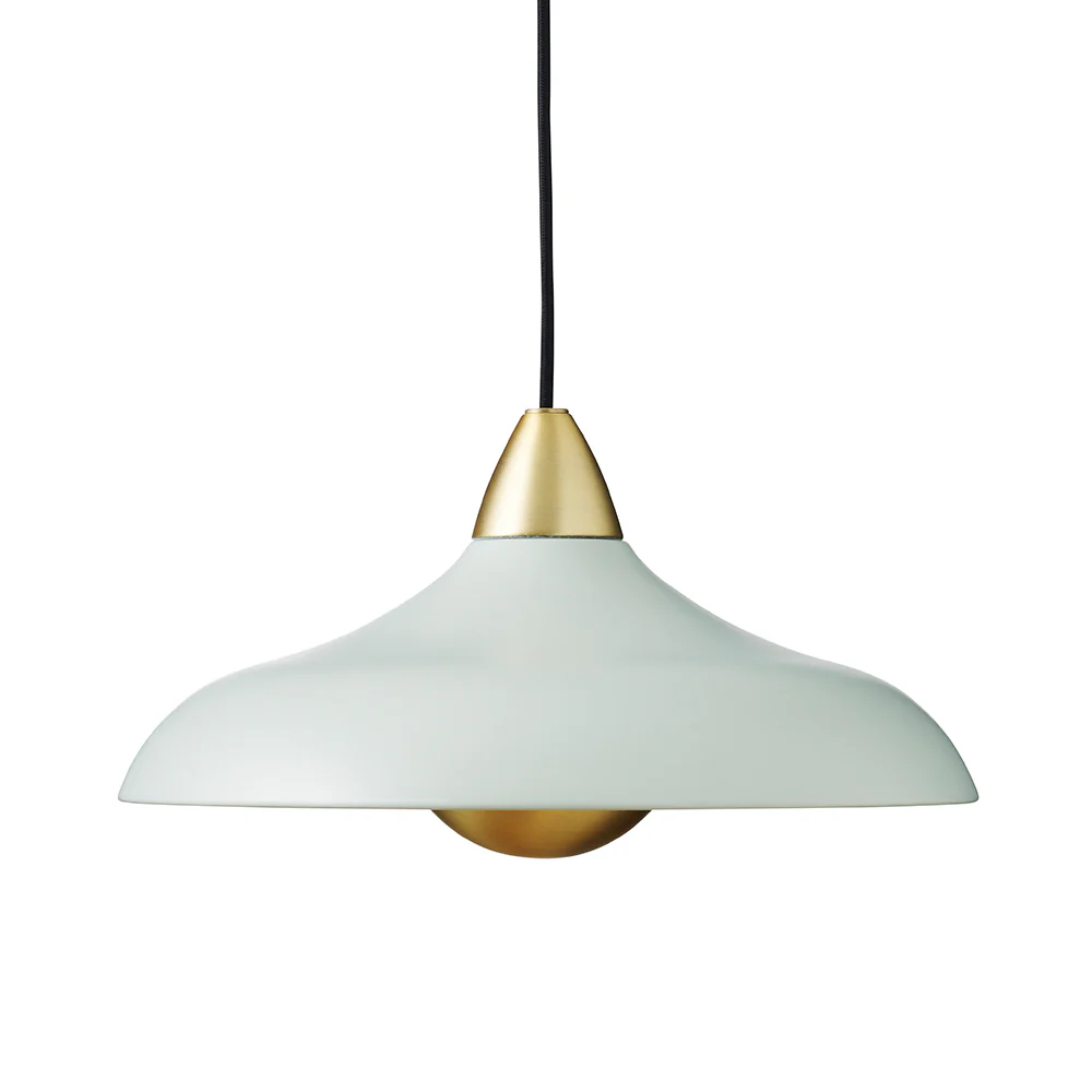 Urban Wide Ø36 Vert clair suspension De Superliving - Le design unique et incurv&eacute; &eacute;met une lumi&egrave;re douce et directionnelle et cr&eacute;e une atmosph&egrave;re haut de gamme dans la salle &agrave; manger, la cuisine ou le salon.