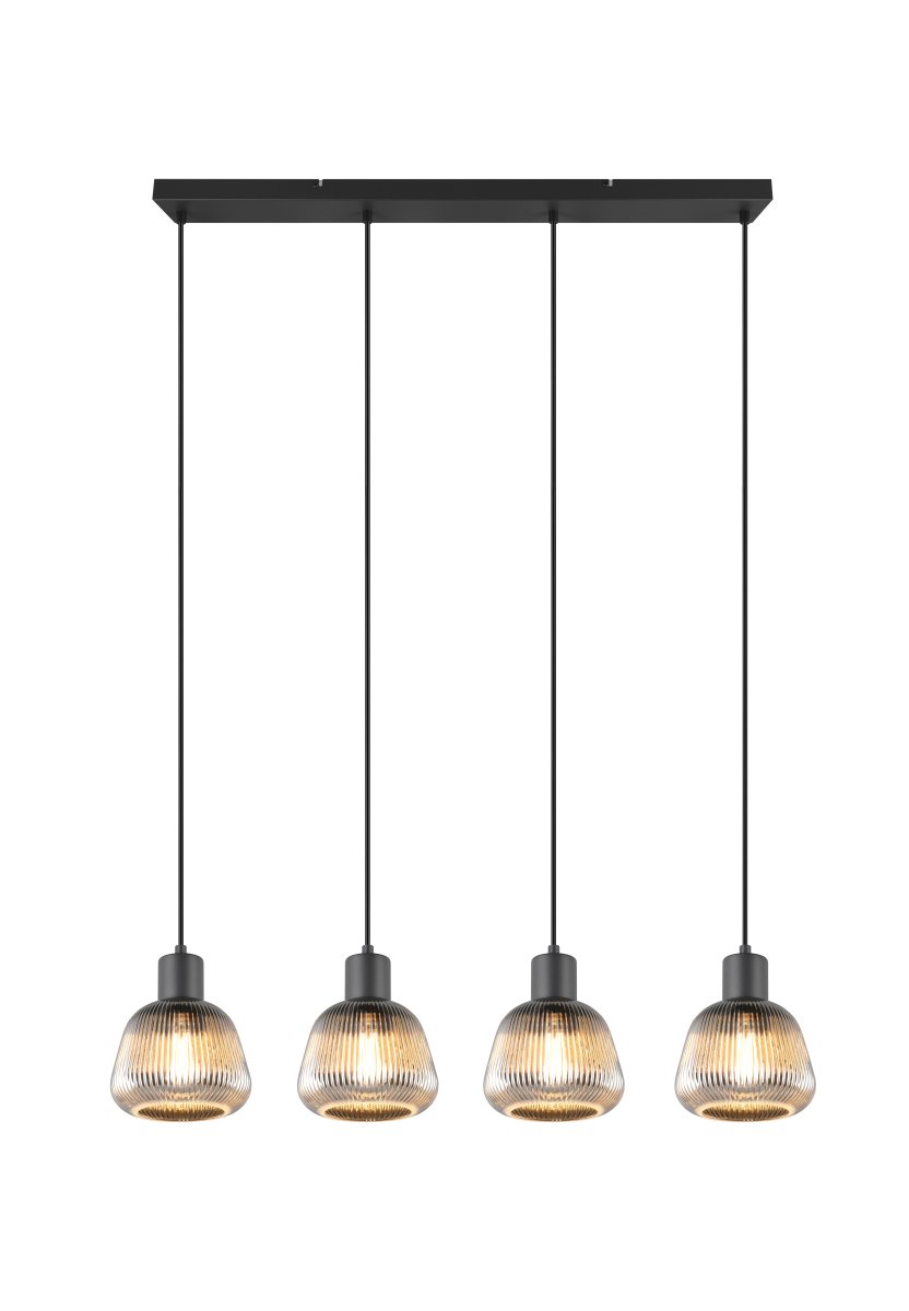 Tarifa 90cm Gris fumé suspension De Trio Lighting - Le métal noir mat et les quatre abat-jour en verre gris fumé confèrent à la pièce une allure sophistiquée et intemporelle.