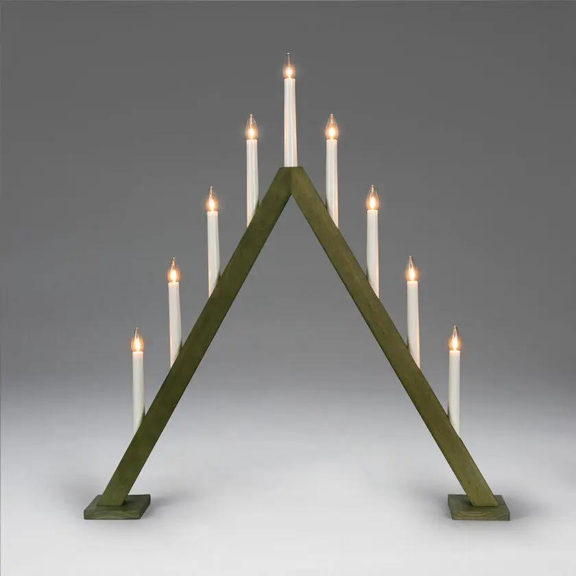 Wooden Candelabra 9 Lights Vert De Konstsmide - Parfait pour placer dans la fen&ecirc;tre pour cr&eacute;er une ambiance de No&euml;l avec une touche &eacute;l&eacute;gante.