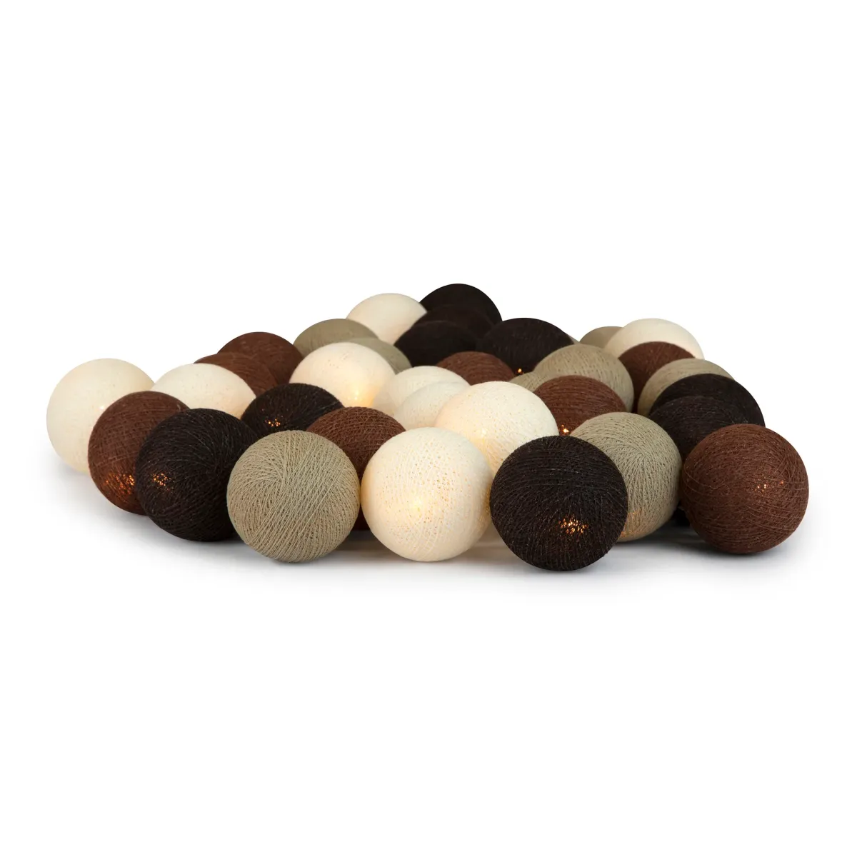 Irislights Brownie 35-lights Brun De Irislights - Compos&eacute;e de boules de coton et de polyester faites main, elle se d&eacute;cline dans diff&eacute;rentes nuances de brun et diffuse une lumi&egrave;re &eacute;clatante.