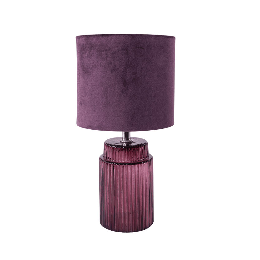 Johanna 28cm Prune lampe de table De Pixie Design - Son design avec des rayures verticales sur le verre ajoute de la structure et du caractère à la pièce et fait de la lampe un détail intérieur parfait, par exemple dans le salon ou la chambre.