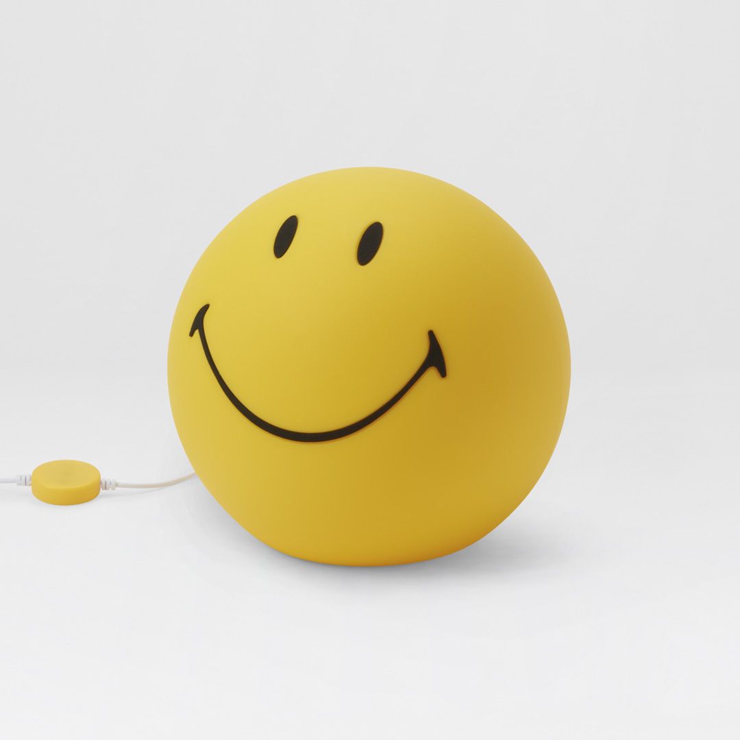 Smiley Star Light Jaune lampe pour enfant De Mr Maria - Smiley Star Light est une lampe de table charmante et emblématique qui ajoutera une atmosphère ludique à votre maison.