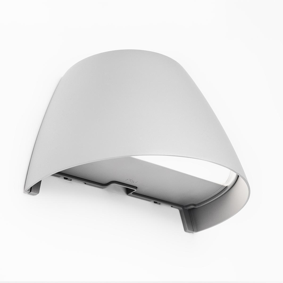 Applique murale OUT-02 Gris De Plejd - Gr&acirc;ce &agrave; sa batterie de secours int&eacute;gr&eacute;e, la minuterie est maintenue m&ecirc;me en cas de panne de courant.