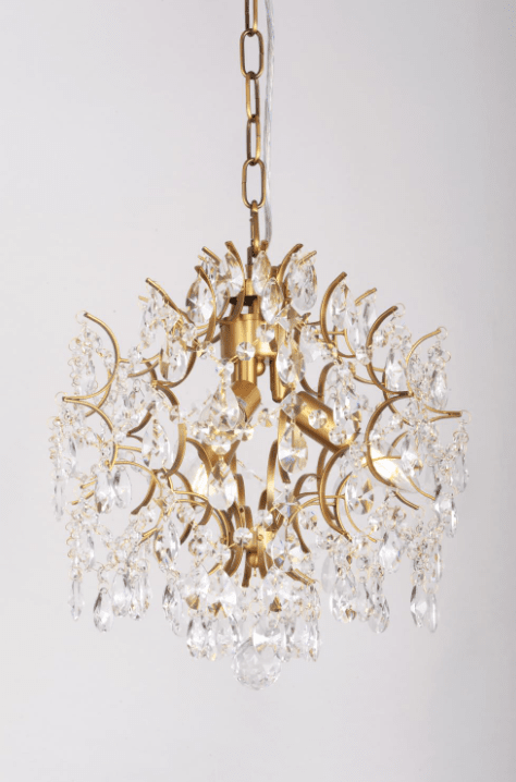 Kate Ø35 Laiton brossé cristal De Norrsken Design - Avec ses brillants cristaux K9 de classe 1 taillés à la main et sa finition dorée, il reflète la lumière comme par magie et crée une atmosphère inoubliable.