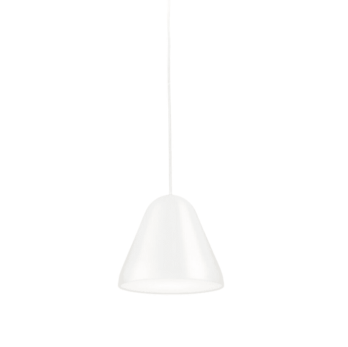 Enna Ø22 Blanc suspension De Airam - Sa forme arrondie lui confère une allure douce et moderne, tandis que le diffuseur situé sous l'abat-jour répartit la lumière de façon homogène et chaleureuse dans toute la pièce.