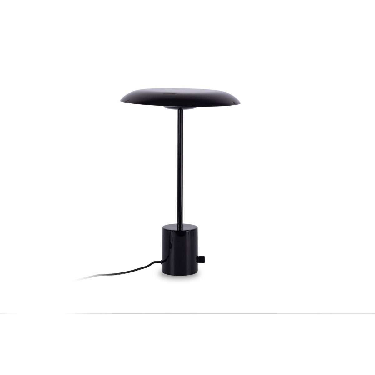 Hoshi 40cm Noir lampe de table De Faro Barcelona - Hoshi est une lampe design &agrave; la silhouette &eacute;pur&eacute;e, dot&eacute;e d'une base robuste et d'une LED int&eacute;gr&eacute;e (12 W, 2700 K) qui diffuse une lumi&egrave;re chaude et agr&eacute;able.