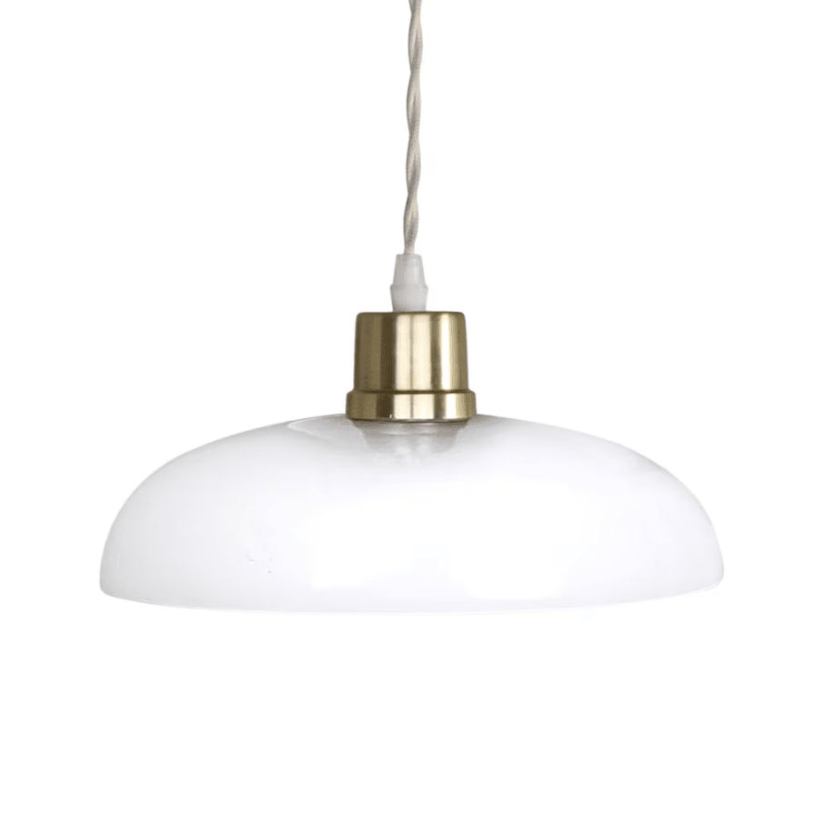 Sofia Ø25 Blanc suspension De Strömshaga - Remarque&nbsp;: les lampes &eacute;tant souffl&eacute;es &agrave; la main et fabriqu&eacute;es &agrave; partir de verre recycl&eacute;, des variations de couleur et de l&eacute;gers &laquo;&nbsp;flashs&nbsp;&raquo; peuvent appara&icirc;tre.