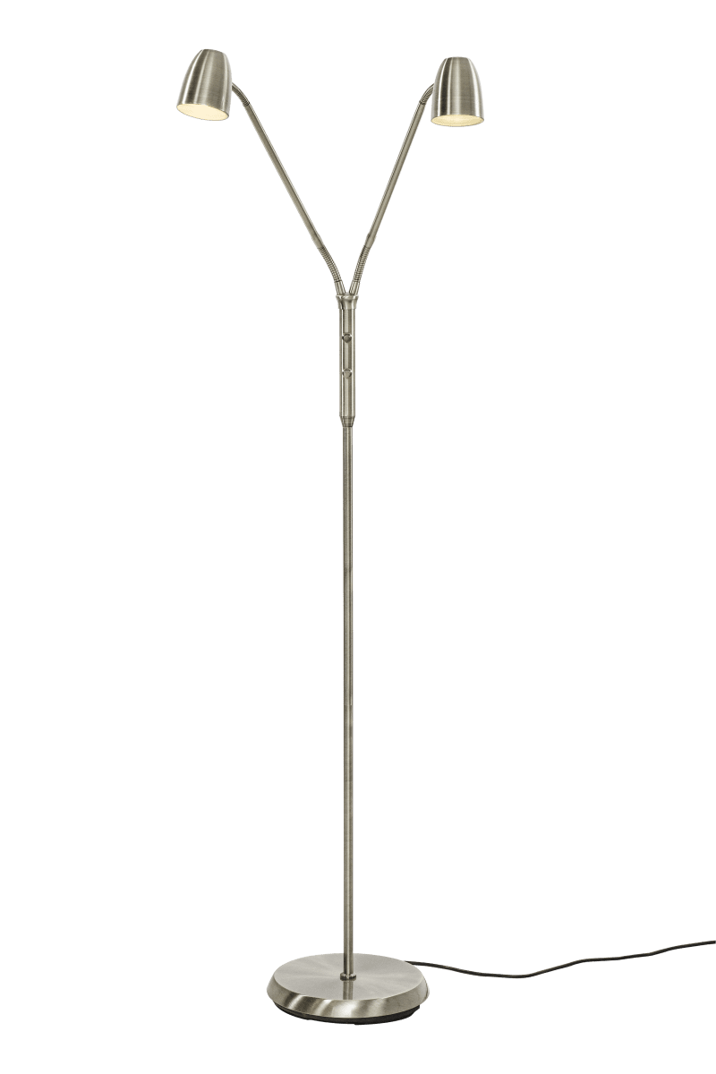 Sandnes 2 Acier lampadaire De Aneta Lighting - Dot&eacute;e de deux bras flexibles, elle est parfaite comme lampe de lecture et dispose de deux interrupteurs d'alimentation s&eacute;par&eacute;s avec variateur int&eacute;gr&eacute;, permettant de r&eacute;gler la luminosit&eacute; selon les besoins.