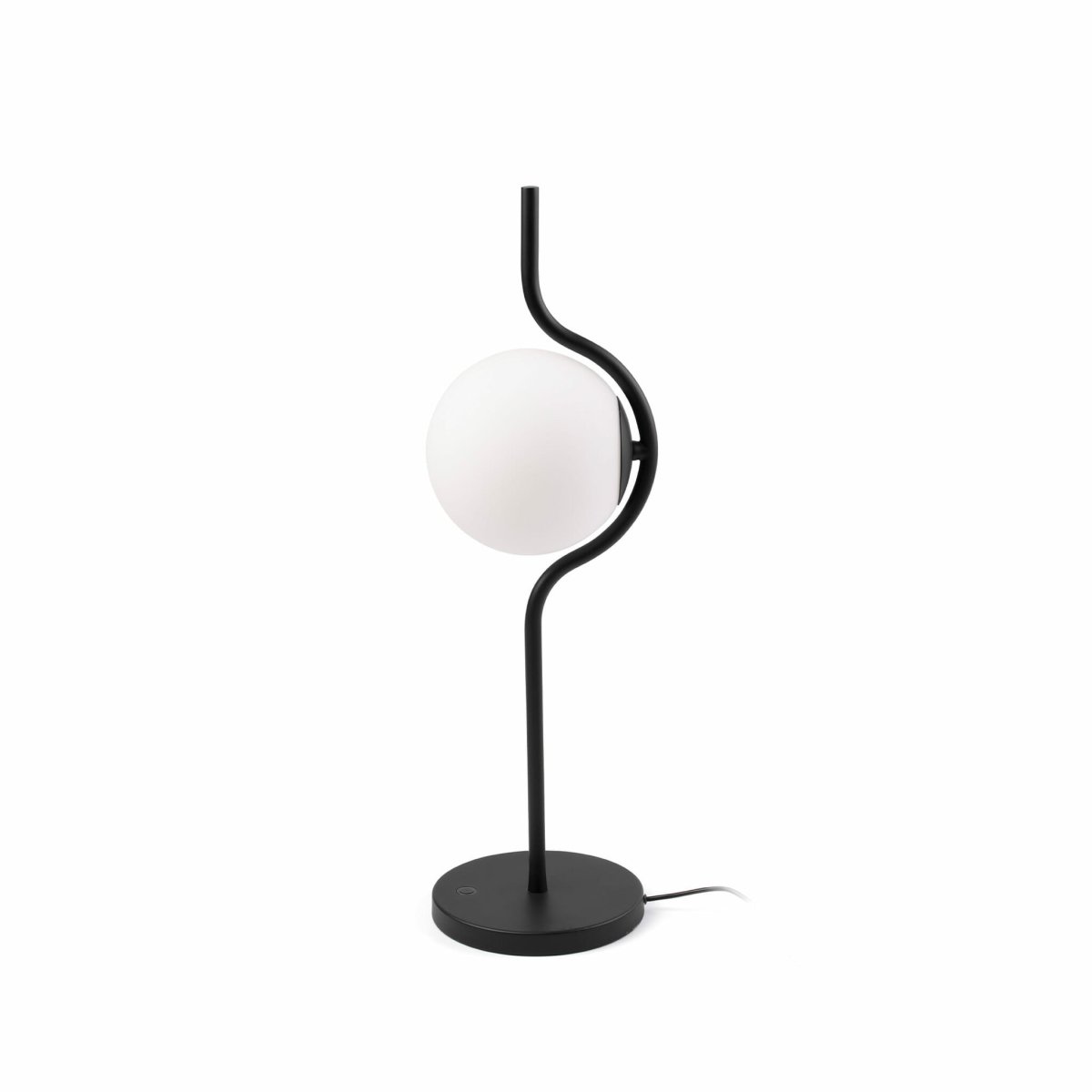Le Vita 58cm Noir lampe de table De Faro Barcelona - Cette lampe de table associe un abat-jour rond en verre &agrave; une structure m&eacute;tallique fine et &eacute;l&eacute;gante pour un look l&eacute;ger et moderne.