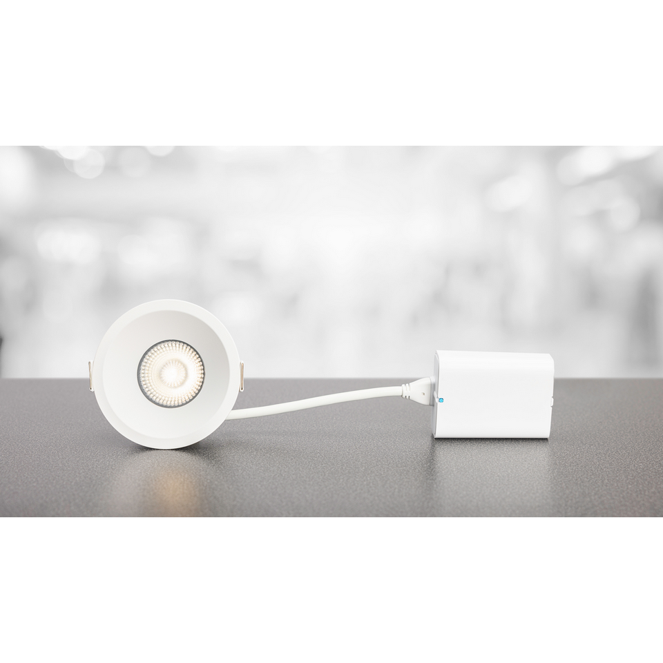 Downlight DWN-02 6P Blanc De Plejd - DWN-02 a une temp&eacute;rature de couleur r&eacute;glable et peut &ecirc;tre r&eacute;gl&eacute; sur une temp&eacute;rature fixe ou tamis&eacute; en blanc chaud.