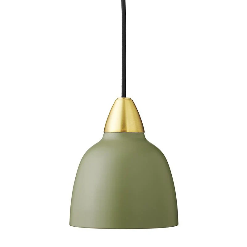 Urban Mini Ø15 Vert suspension De Superliving - Malgré sa petite taille, Urban Mini offre une distribution lumineuse impressionnante et s'intègre aussi bien au-dessus du comptoir de la cuisine que dans un coin lecture confortable.