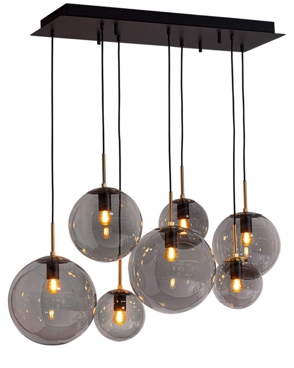 Laura 86cm Gris fumé suspension De By Rydéns - Avec Laura, vous obtenez non seulement une source de lumi&egrave;re, mais &eacute;galement une d&eacute;claration de design qui am&eacute;liore l'atmosph&egrave;re de toute la pi&egrave;ce.