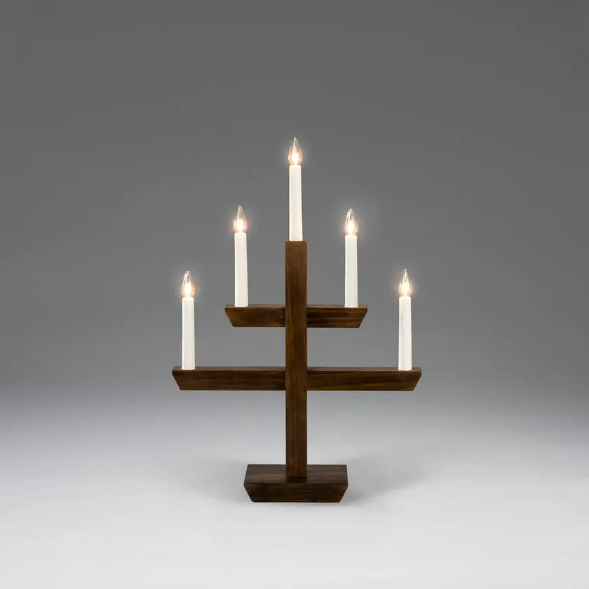 Wooden Candelabra 5 Lights Tache brune De Konstsmide - La combinaison de la sensation classique du bois et de la forme moderne en fait un ajout &eacute;l&eacute;gant &agrave; n'importe quelle maison.