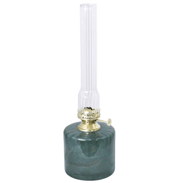 Kerosene lamp elvira big Vert De Strömshaga - La lampe est fabriqu&eacute;e &agrave; partir de 50 &agrave; 60 % de verre recycl&eacute; et s'adapte &agrave; la m&egrave;che num&eacute;ro d'article 116210 et aux br&ucirc;leurs num&eacute;rot&eacute;s 139420G ou 121810G.