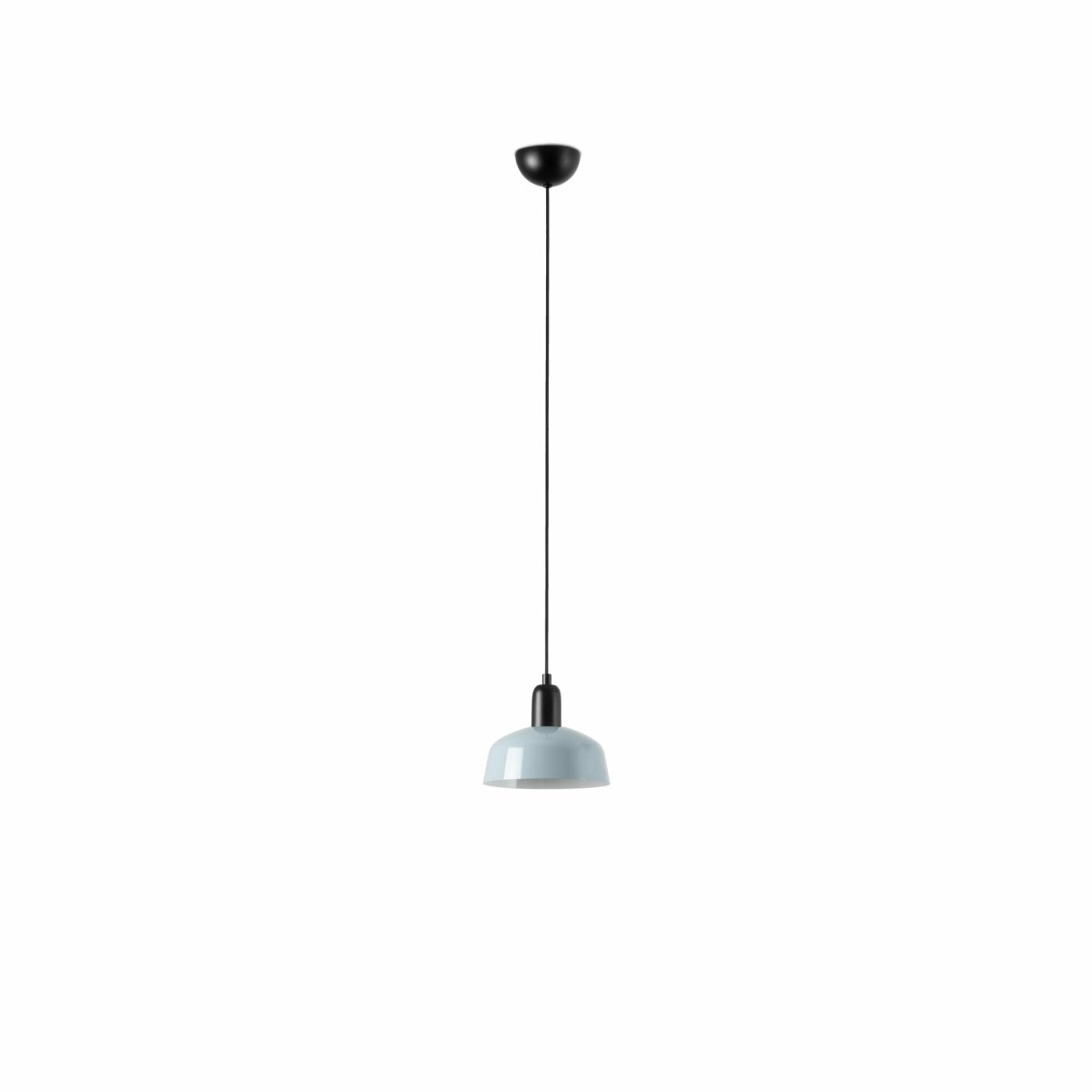 Tatawin Ø18 Bleu grisâtre suspension De Faro Barcelona - Tatawin est un plafonnier &agrave; la structure noire et &agrave; l'abat-jour en m&eacute;tal gris qui diffuse une lumi&egrave;re directe et fluide.